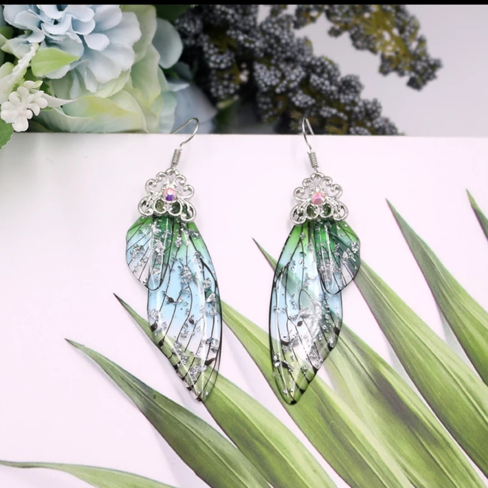 🦋 Sparkly half butterfly wing earrings
